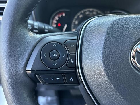 Used 2025 Toyota RAV4 XLE Premium image 20