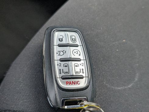 Used 2023 Chrysler Voyager LX FWD image 18