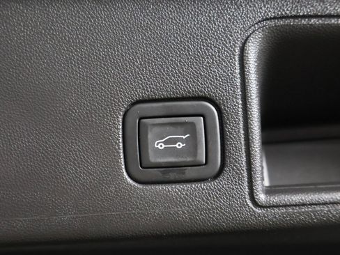 Used 2023 GMC Terrain SLT image 20