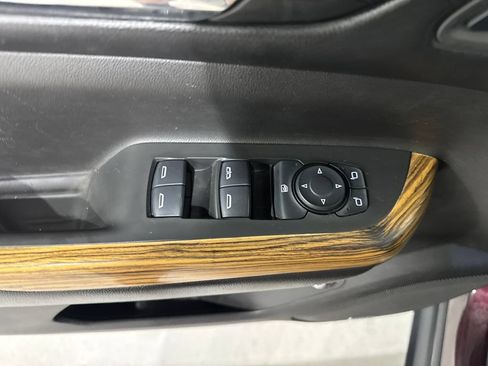 Used 2017 GMC Acadia Denali w/ Technology Package AWD/4WD image 14