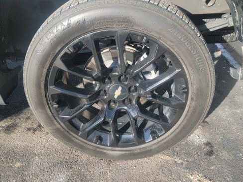 Used 2024 Chevrolet Silverado 1500 LT image 7