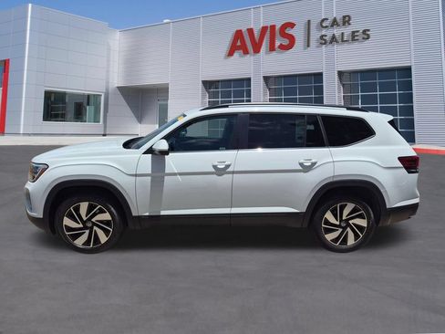 Used 2025 Volkswagen Atlas SE FWD image 10