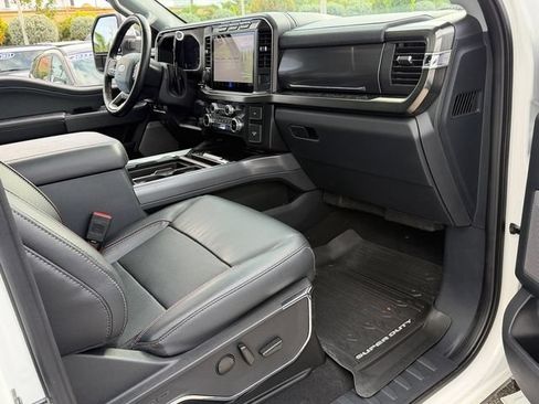 Used 2024 Ford F250 Lariat w/ Lariat Ultimate Package AWD/4WD image 17