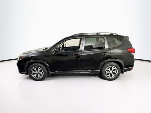 Used 2020 Subaru Forester Premium AWD/4WD image 8
