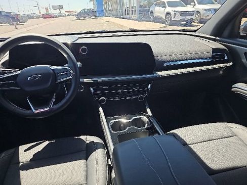 Used 2026 Chevrolet Traverse LT w/ Midnight/Sport Edition AWD/4WD image 11