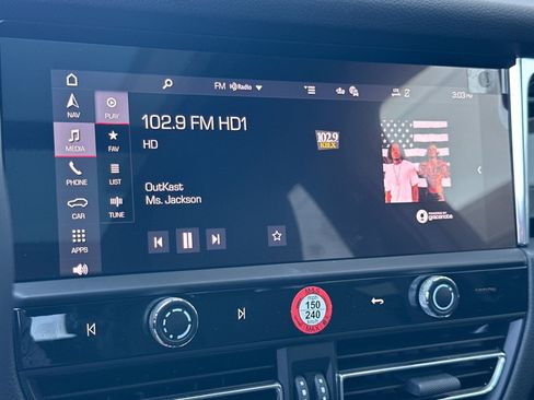 Certified 2026 Porsche Macan AWD/4WD image 18