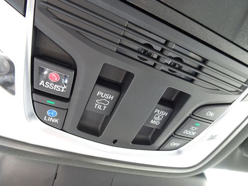 Used 2025 Acura RDX SH-AWD image 27