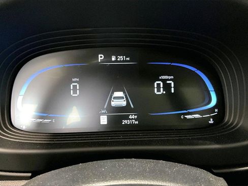 Used 2025 Hyundai Venue Limited image 18