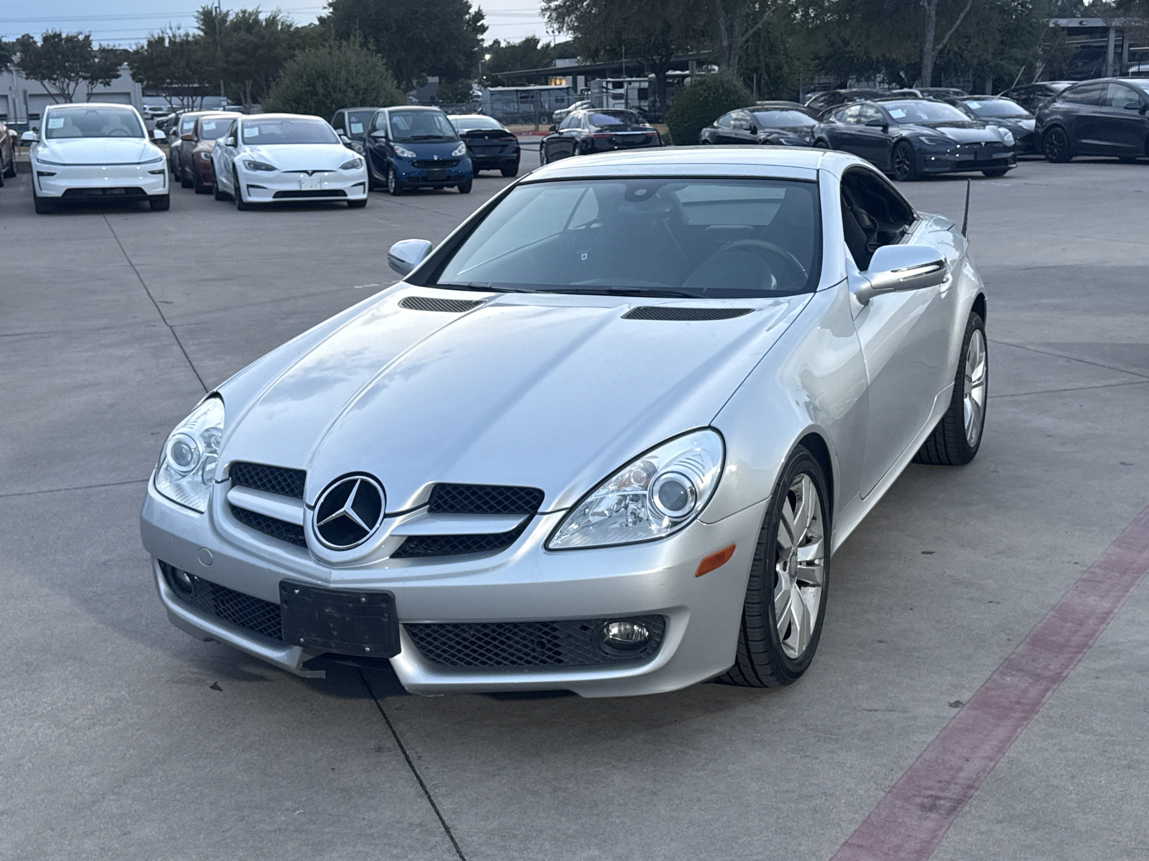 Used 2010 Mercedes-Benz SLK 350 image 1