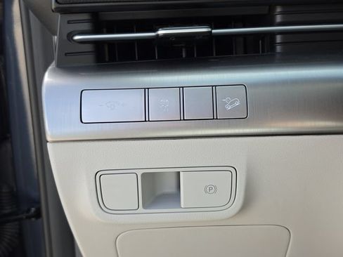 Used 2025 Hyundai Kona SEL FWD image 28