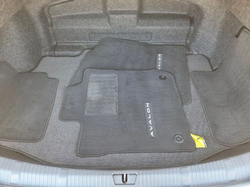 Used 2016 Toyota Avalon XLE Premium w/ Protection Package image 6