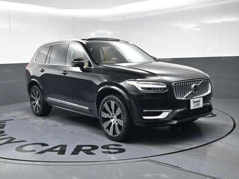 Used 2024 Volvo XC90 T8 Ultimate w/ Protection Package Premier image 3