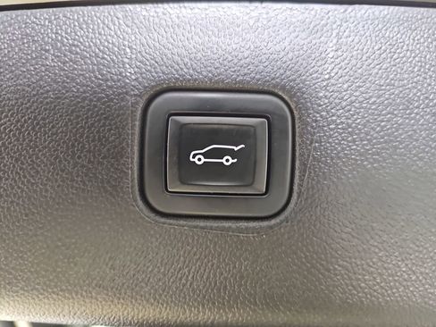 Certified 2023 Chevrolet Blazer RS w/ Driver Confidence II Package image 17