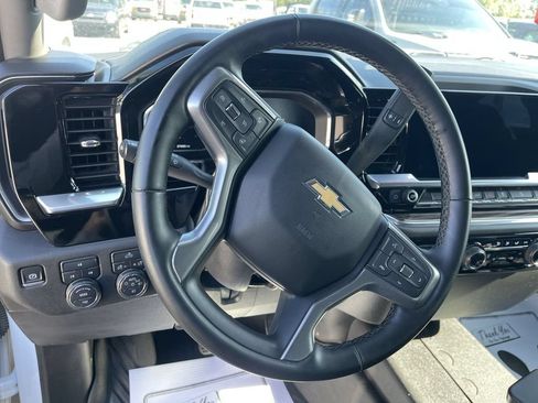 Used 2024 Chevrolet Silverado 2500 LT AWD/4WD image 7