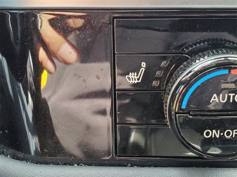 Used 2022 Nissan Pathfinder SL w/ SL Premium Package image 31