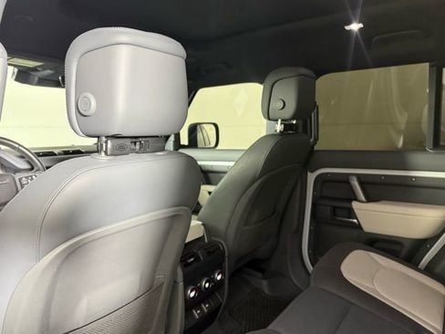 Used 2023 Land Rover Defender 110 X-Dynamic SE image 25