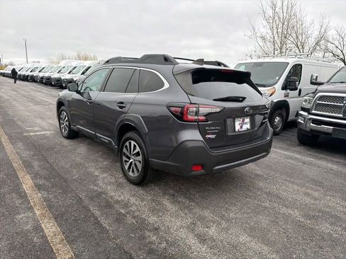 Used 2023 Subaru Outback Premium AWD/4WD image 4