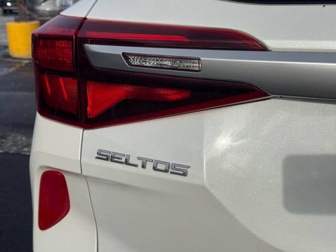Used 2021 Kia Seltos LX image 25