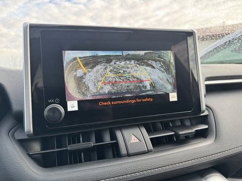 Used 2024 Toyota RAV4 XLE image 4