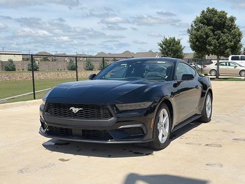 Used 2026 Ford Mustang Premium RWD image 3