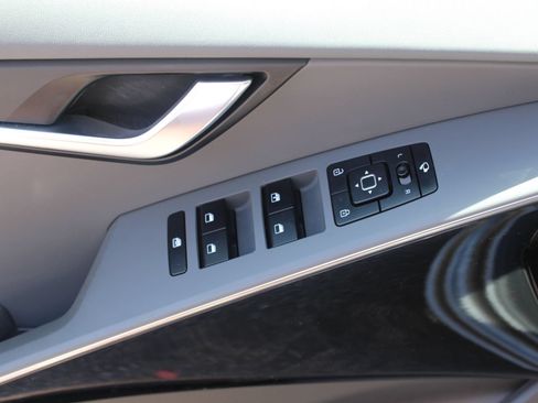 Certified 2024 Kia Niro EX Touring FWD image 15