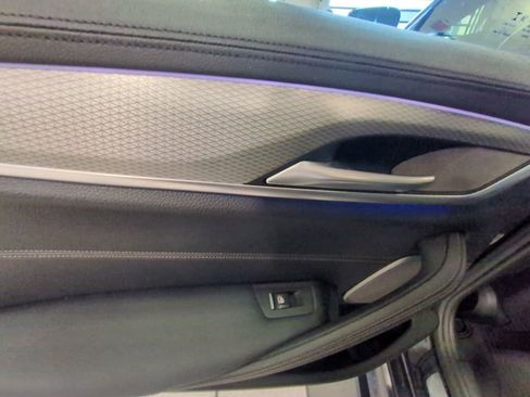 Used 2019 BMW M550i xDrive image 22