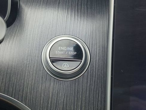 Used 2025 Mercedes-Benz C 300 4MATIC Sedan image 19