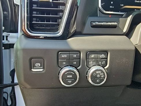 Used 2026 GMC Sierra 1500 Denali AWD/4WD image 15