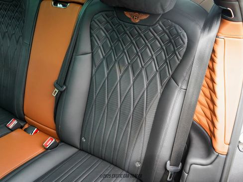 Used 2022 Bentley Flying Spur Plug-In Hybrid image 50