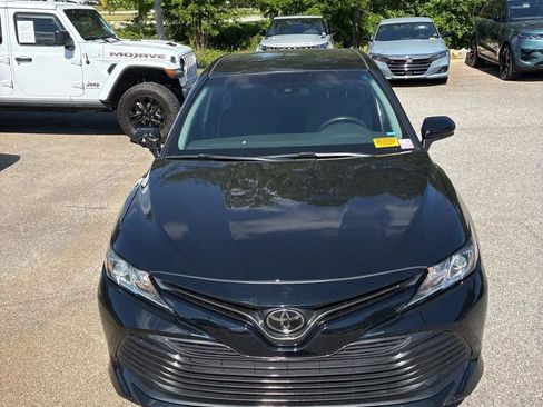 Used 2018 Toyota Camry LE FWD image 2
