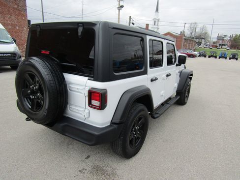 Used 2020 Jeep Wrangler Unlimited Sport S AWD/4WD image 3