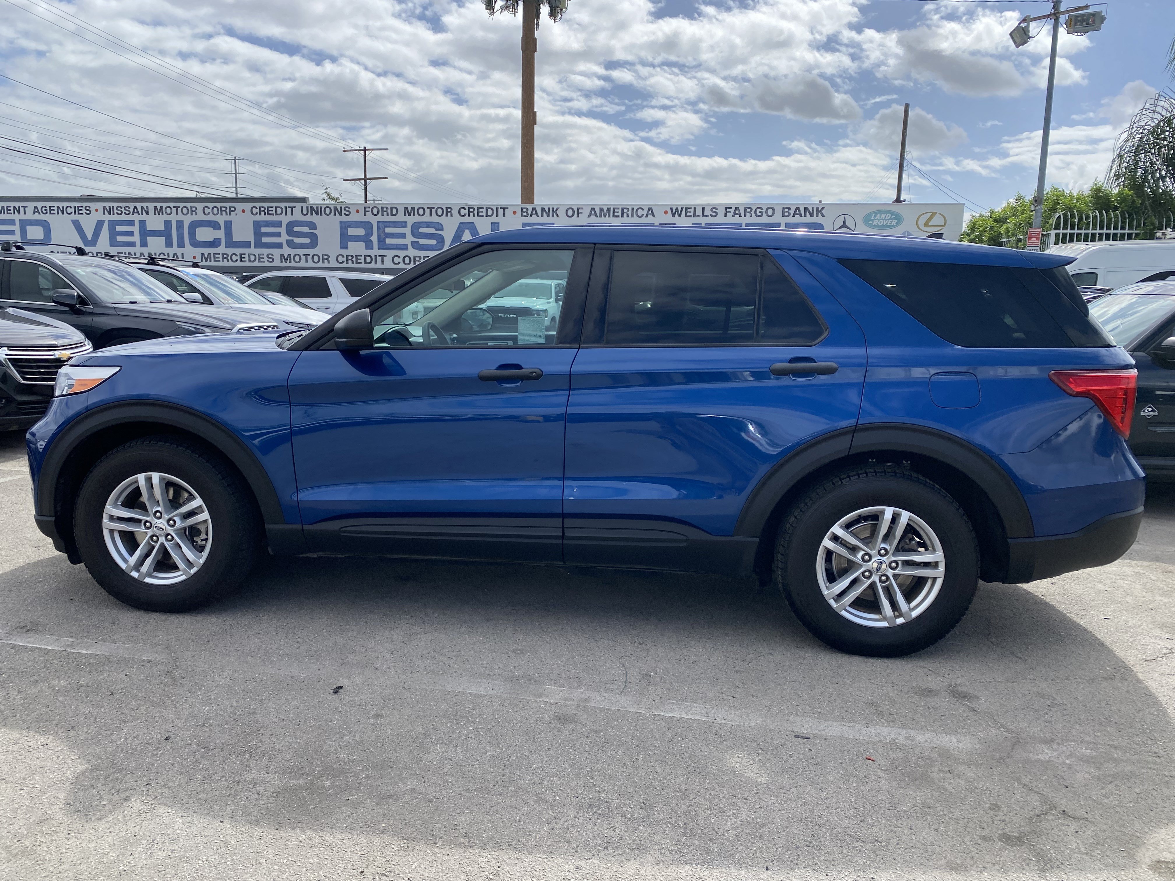 Used 2023 Ford Explorer 2WD image 9