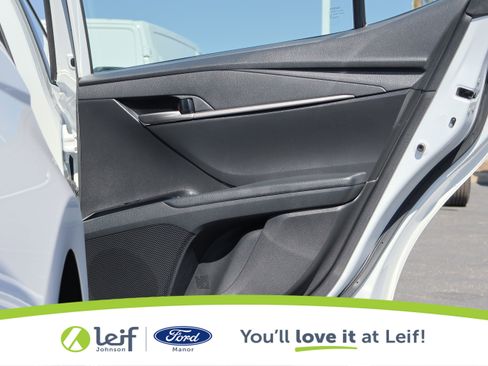 Used 2025 Toyota Camry SE image 30