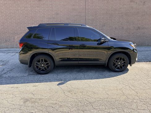 Used 2025 Honda Passport Black Edition image 6