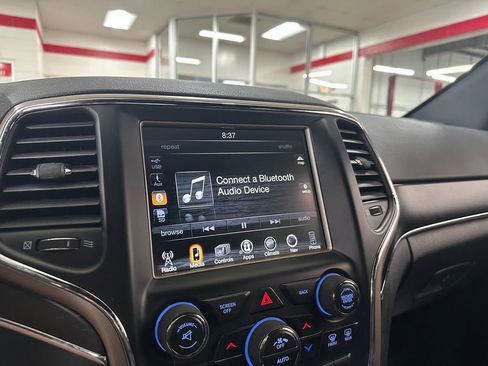 Certified 2017 Jeep Grand Cherokee Limited AWD/4WD image 22