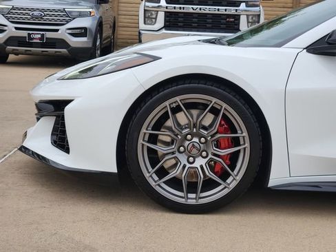 Used 2026 Chevrolet Corvette Z06 RWD image 16