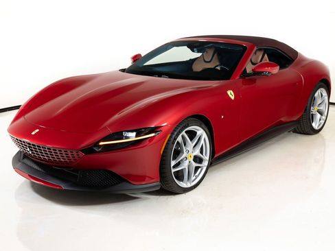 Certified 2025 Ferrari Roma Spider RWD image 26
