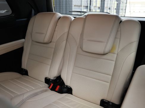 Used 2015 Mercedes-Benz GL 63 AMG 4MATIC image 31