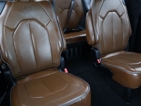 Used 2018 Chrysler Pacifica Limited image 20