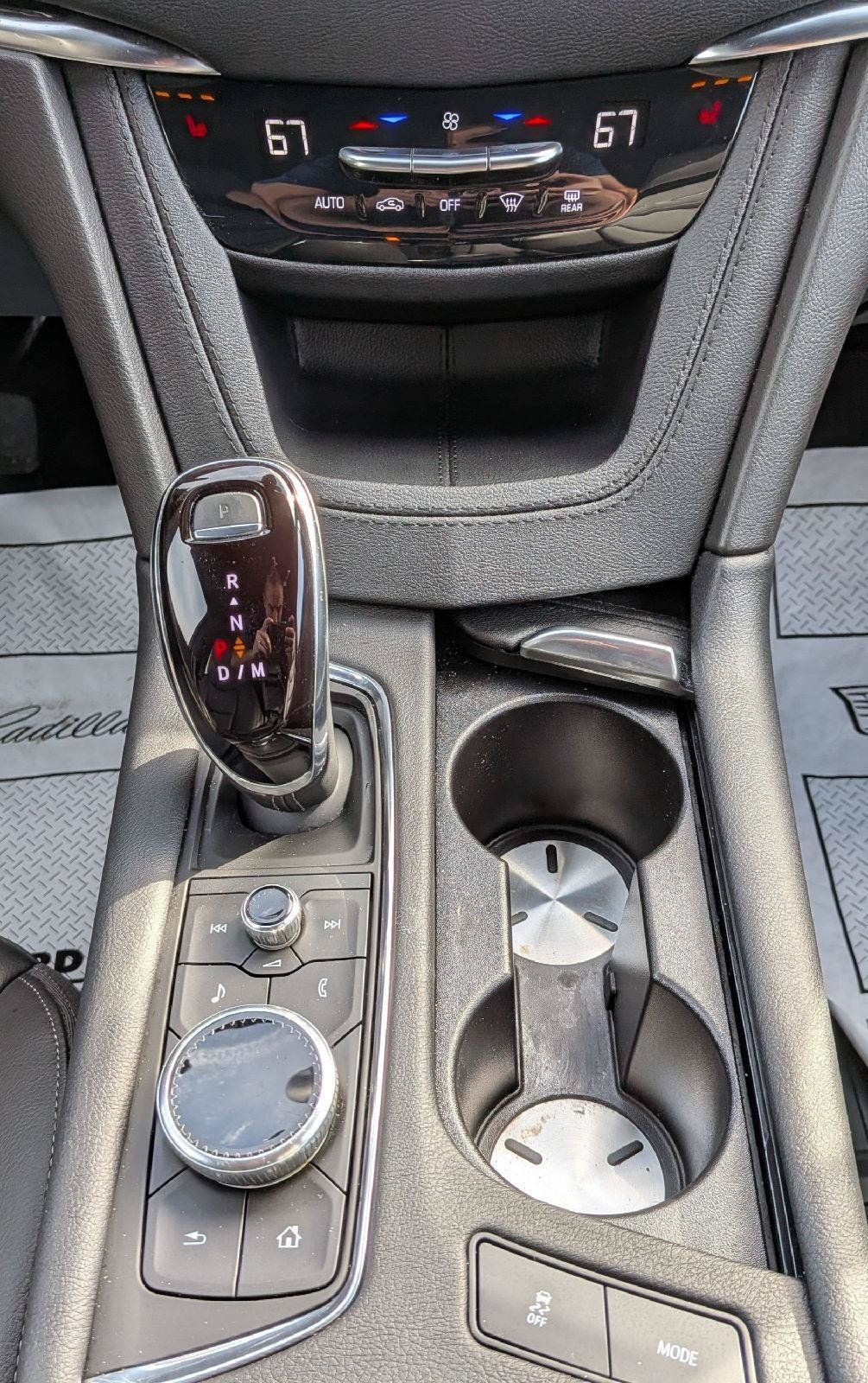 Used 2024 Cadillac XT6 Luxury w/ LPO, Floor Liner Package AWD/4WD image 18