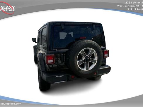 Used 2023 Jeep Wrangler Unlimited Sahara AWD/4WD image 7