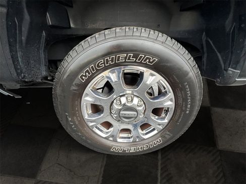 Used 2022 Ford F250 Lariat w/ Lariat Ultimate Package image 10