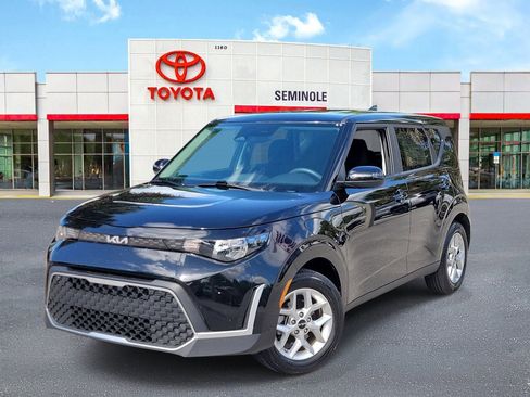 Used 2025 Kia Soul LX w/ LX Technology Package FWD image 1