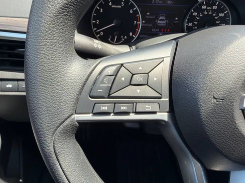 Used 2025 Nissan Altima 2.5 SV FWD image 24