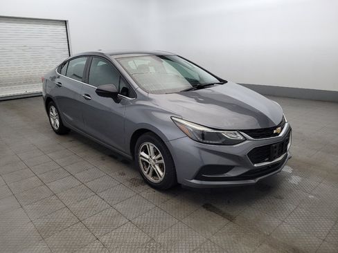 Used 2018 Chevrolet Cruze LT FWD image 13