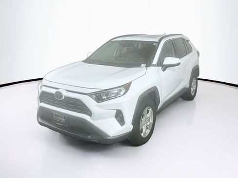 Used 2019 Toyota RAV4 XLE w/ Convenience Package AWD/4WD image 3