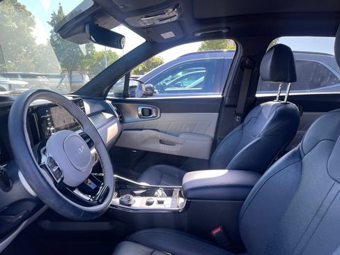 Used 2022 Kia Sorento SX Prestige w/ Panoramic Sunroof Package AWD/4WD image 5