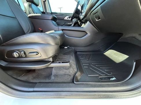 Used 2020 Chevrolet Traverse RS AWD/4WD image 41