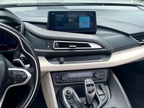 Used 2019 BMW i8 Roadster AWD/4WD image 6