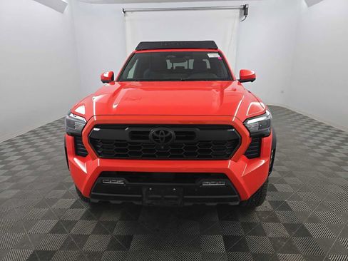 Used 2024 Toyota Tacoma TRD Off-Road w/ TRD Off Road Premium Package AWD/4WD image 4